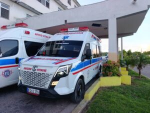 Trasladan pacientes para garantizar la continuidad de la atención médica